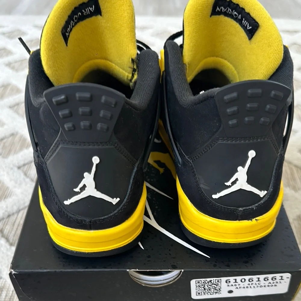 Jordan Black and Yellow Sneakers with Air Unit - Picture 4 of 9